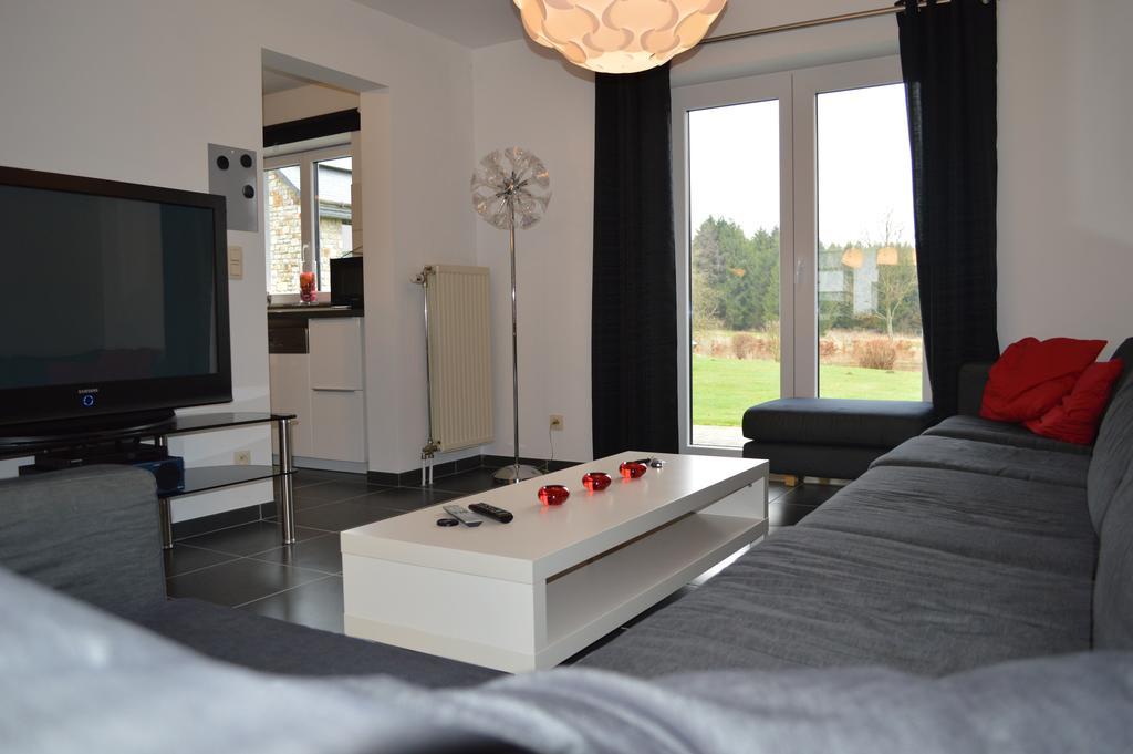 Sixine House Villa Ovifat Exteriör bild
