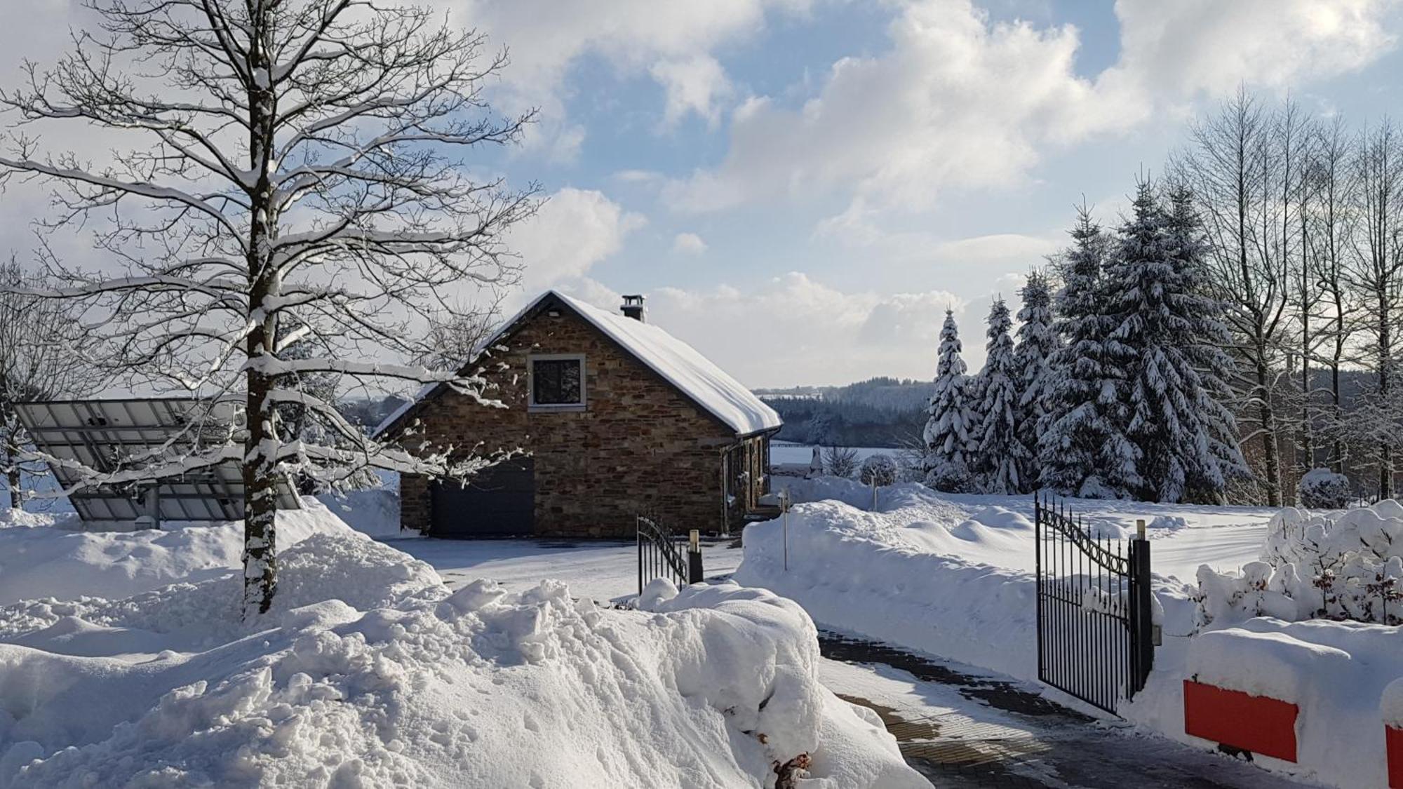 Sixine House Villa Ovifat Exteriör bild